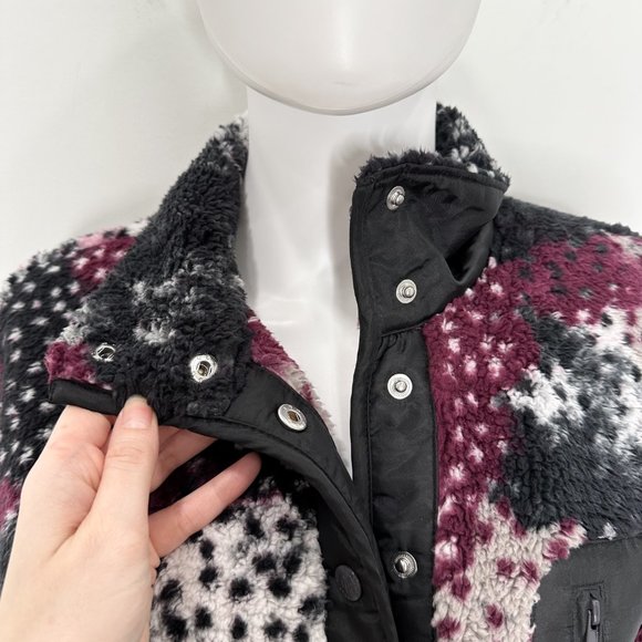 Peloton Caviar Camo Snap Sherpa Jacket in Spotted Purple Black Women’s Size S - Picture 10 of 17